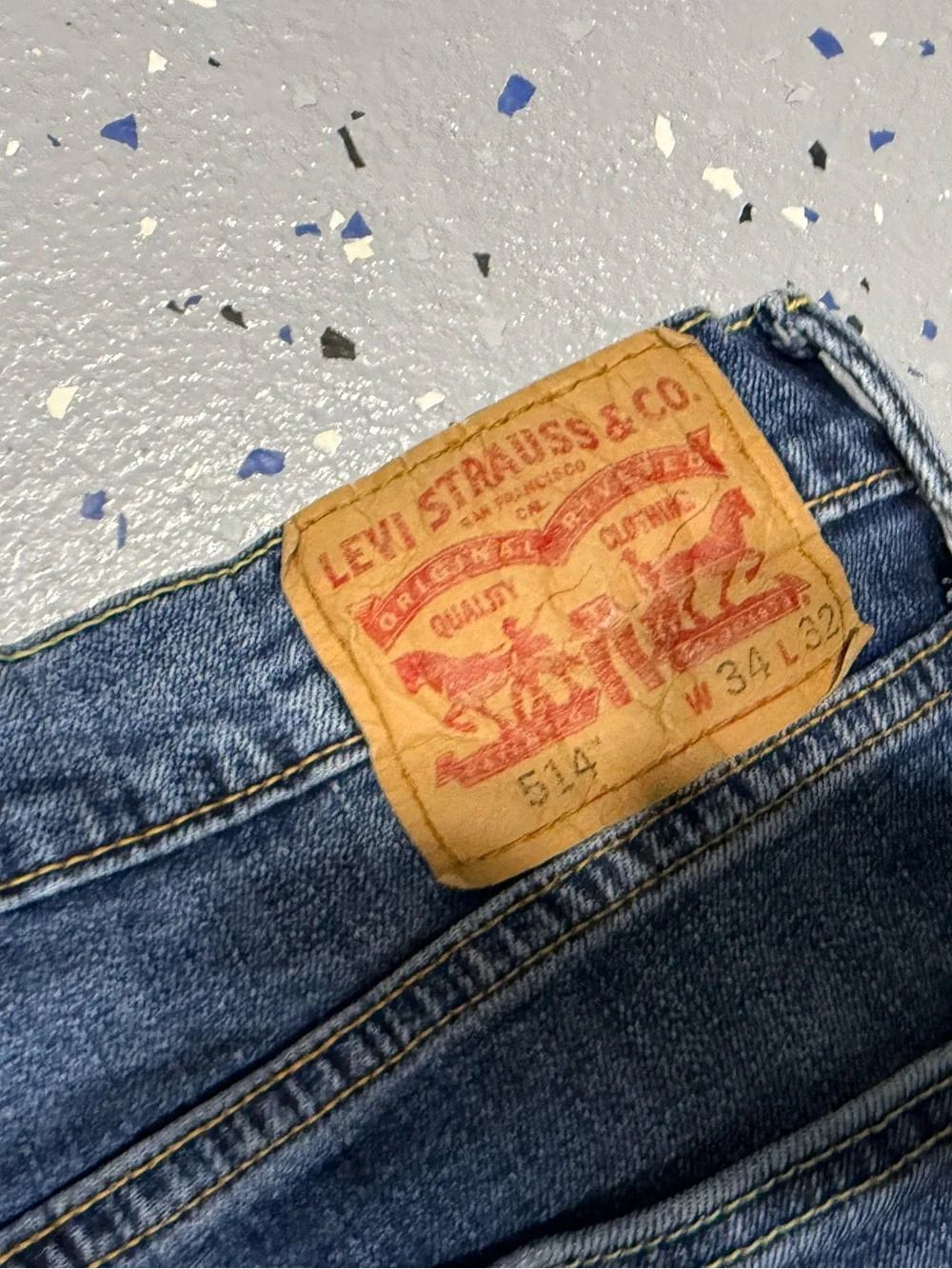 Mens Levi jeans 34x32
